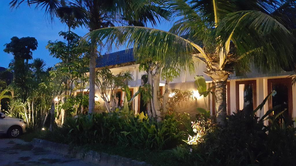 Kampoeng Nelayan Hotel Palu Exterior photo