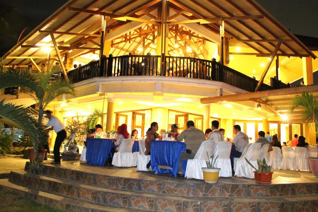 Kampoeng Nelayan Hotel Palu Exterior photo
